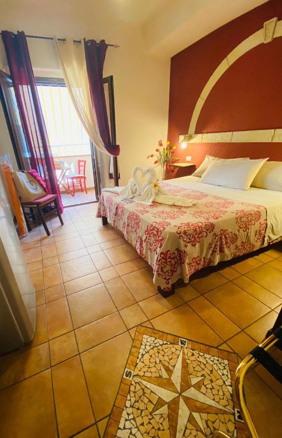 Rosa Dei Venti Accomodation Тропеа Екстериор снимка
