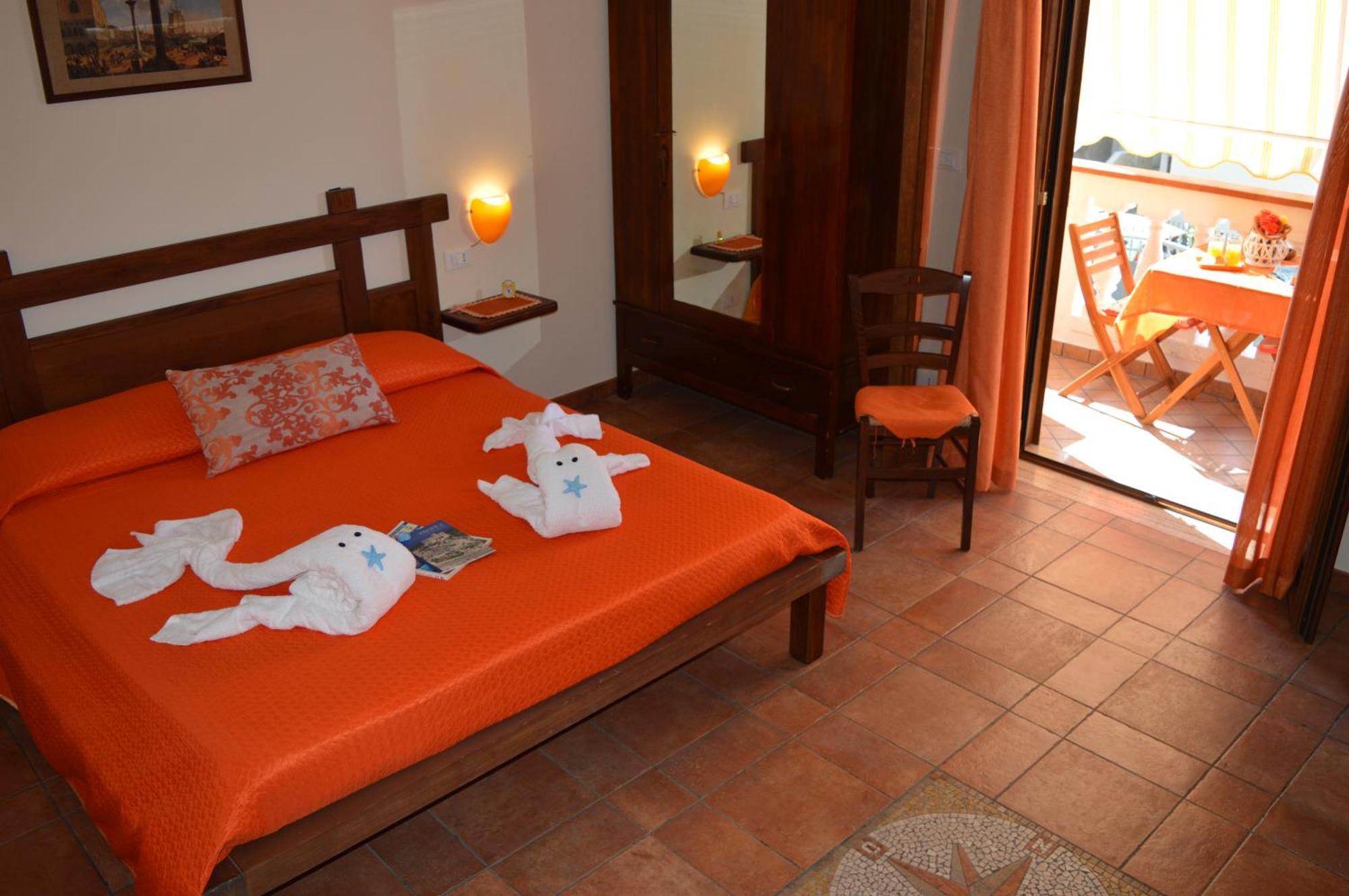 Rosa Dei Venti Accomodation Тропеа Екстериор снимка